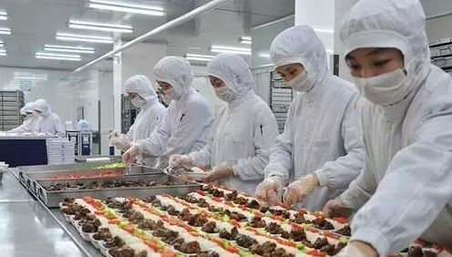 全球最低年薪與勞務分包政策比較 誰在保障勞工權益？